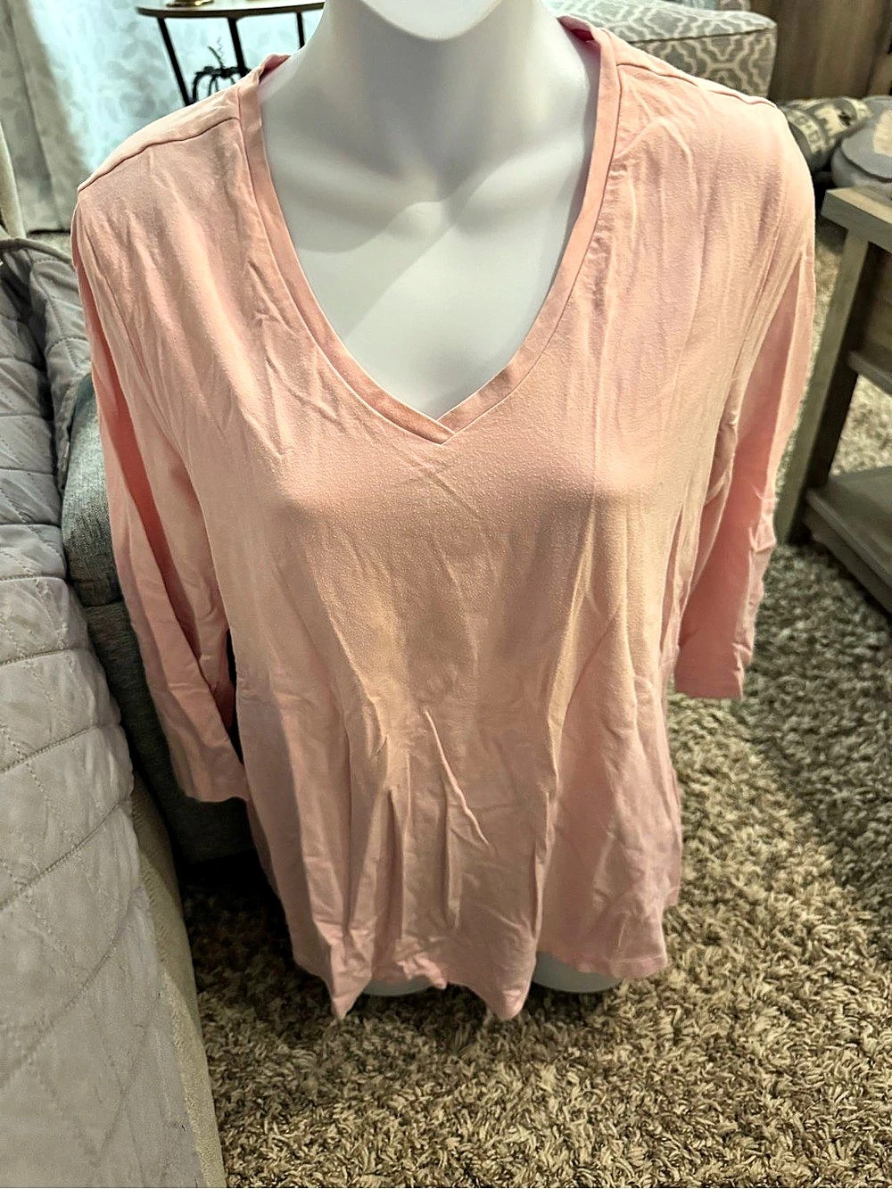 Liz Lange Maternity V-Neck Maternity Top in Pink Size Medium